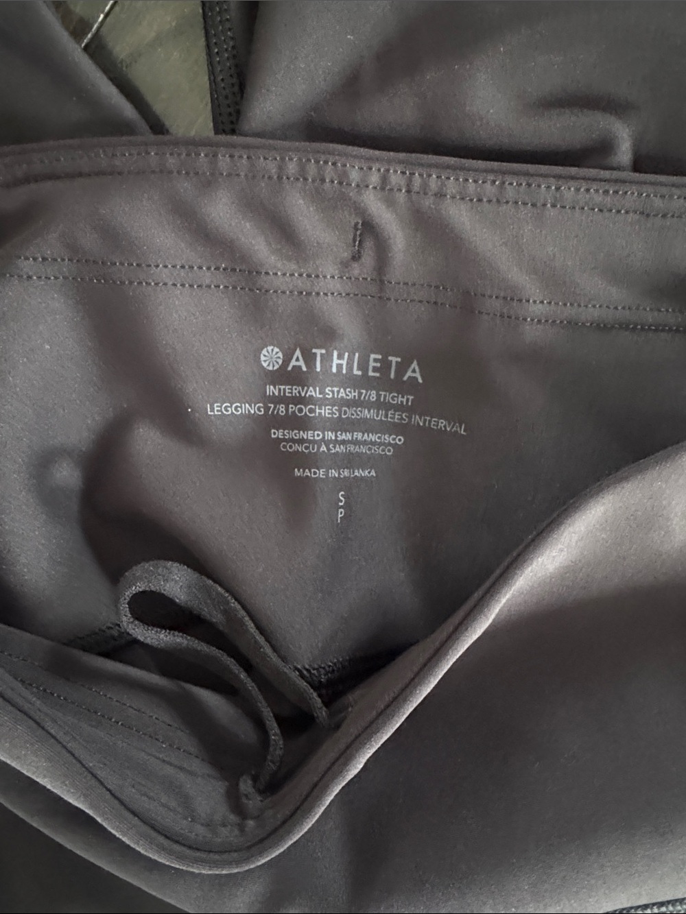 Athleta Black Interval Stash 7/8 Leggings